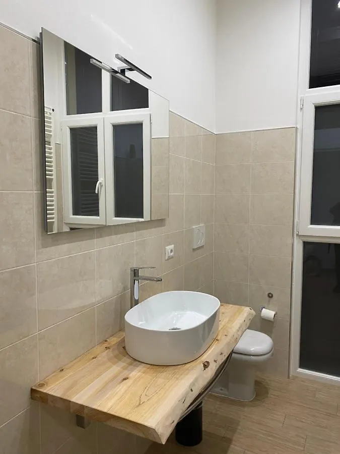 B&B Pavia 0*,